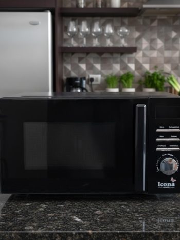 Icona 20L Digital Microwave 2040XB 5 Power Levels Black | Kisasahome Kenya